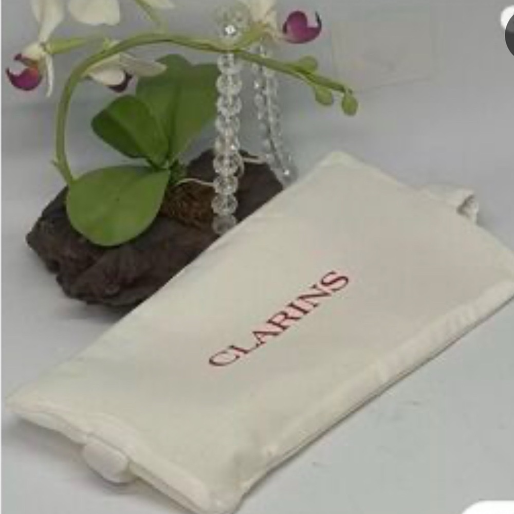 Clarins Reusable Hot or Cold Spa Eye Mask